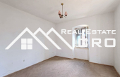 Spacious stone house for renovation, on a large plot with a view, for sale (3)