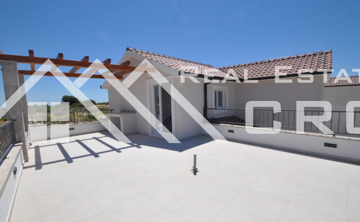 Newly built villa on a very attractive location for sale, Rogoznica (2)