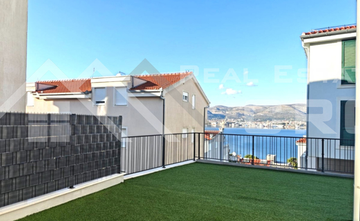 Top-quality three-bedroom apartment in an attractive location near the se (1)