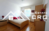 Fully furnished apartment placed near the sea, boasting stunning views, for sale (3)