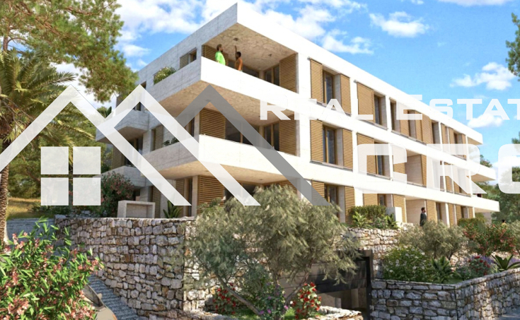 Nekretnine Hvar - Izvrsna stambena zgrada sa liftom i garažom, drugi red do mora, Hvar, na prodaju