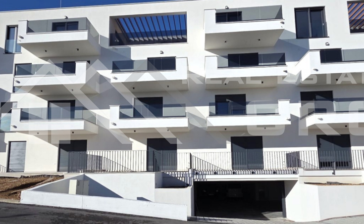 Ciovo properties – Apartments in a modern new development with a garage and elevator, close to the sea and beach, for sale
