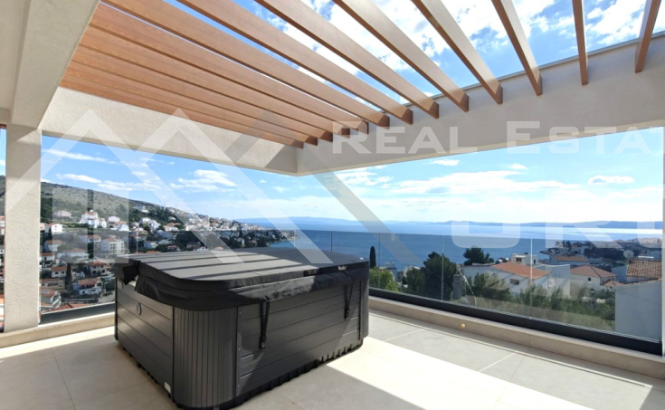 Ciovo properties – Exceptional penthouse apartments in a modern residence with a garage and elevator, near the sea and beach, for sale