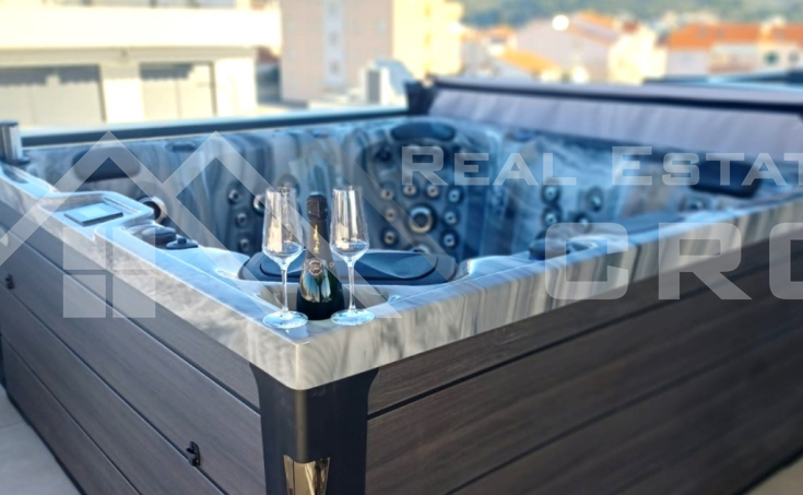 Modernly furnished apartment with a beautiful roof terrace, f (6)