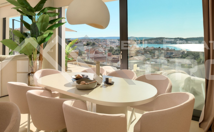 Luxurious villa with a pool and garage, situated in a peaceful setting with an open sea view, for sale (1)