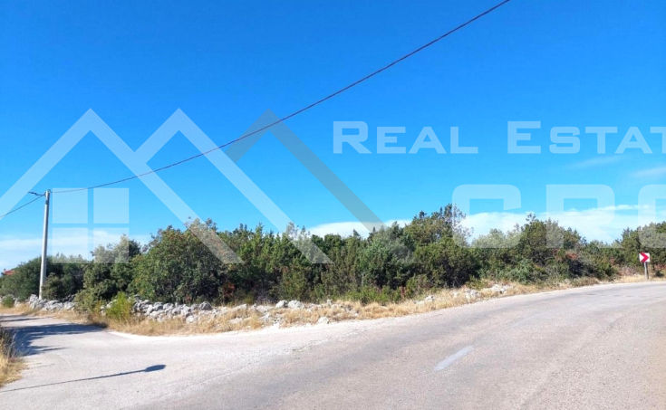 Spacious building plot in a peaceful location, vicinity of Trogir, for sale (2)