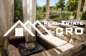 Beautiful apartment boasting spacious interior and exterior areas, near a lovely beach, for sale (8)