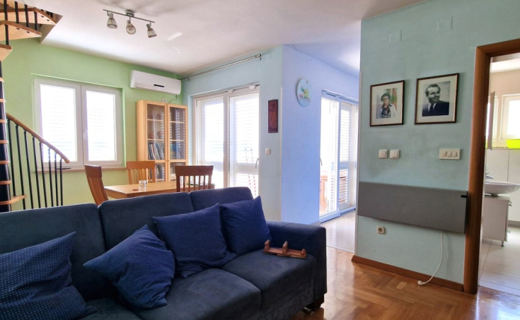Furnished apartment with a terrace and a residential loft, for sale (2)