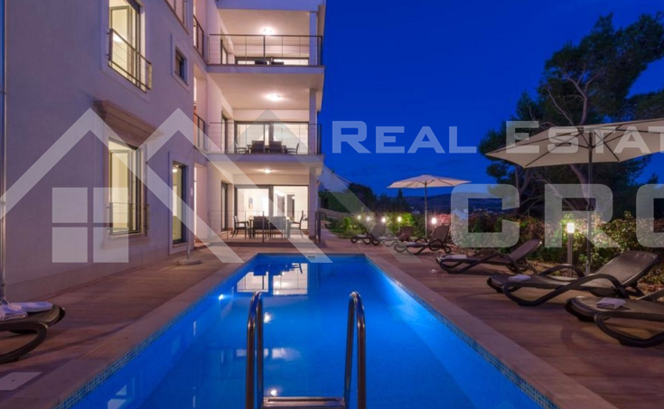 Furnished apartments with a shared pool, in an attractive location near the sea, for sale (1)