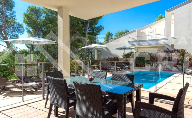 Furnished apartments with a shared pool, in an attractive location near the sea, for sale (4)