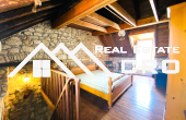 Two stone houses with terraces and an inner courtyard, in the heart of the village, for sale (8)