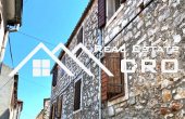 HV1328, Hvar properties – Traditional stone terraced house with a renovation project, for sale