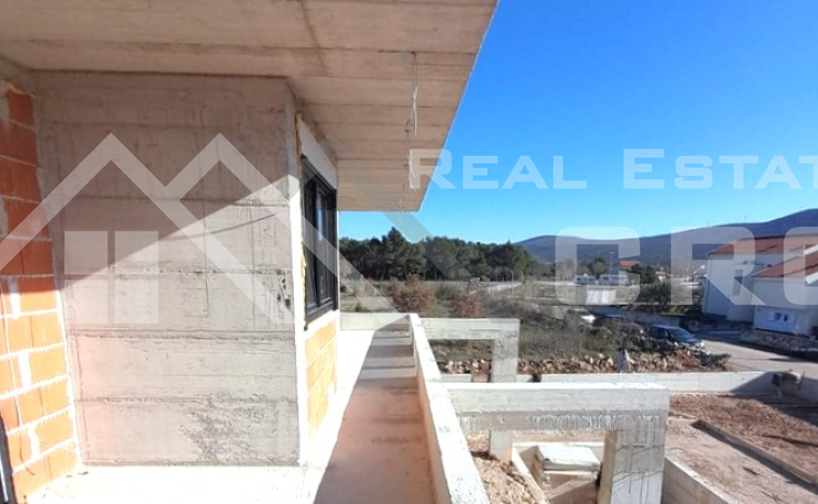 Modern villa with a swimming pool, situated in a peaceful settlement, for sale (3)