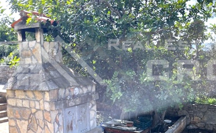 House for renovation in a peaceful location, near the sea and a beach, for sale (5)