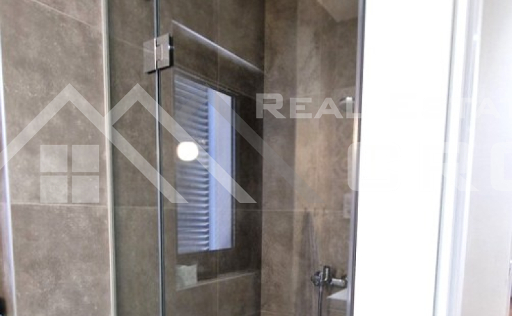 Elegantly furnished duplex penthouse near the sea and a beach, for sale (10)