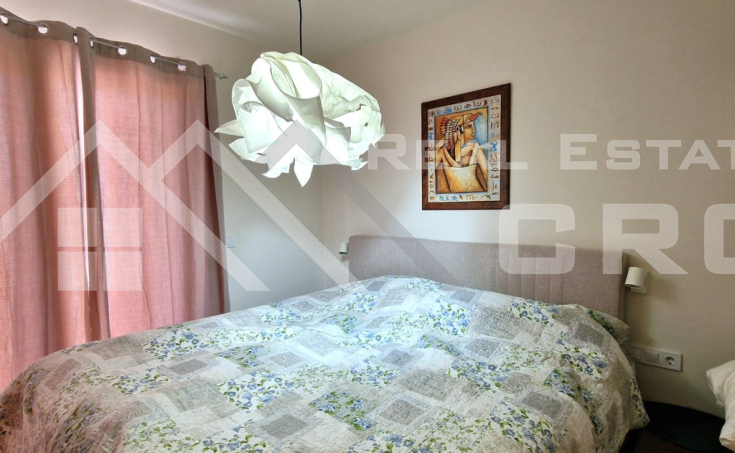 Elegantly furnished duplex penthouse near the sea and a beach, for sale (7)