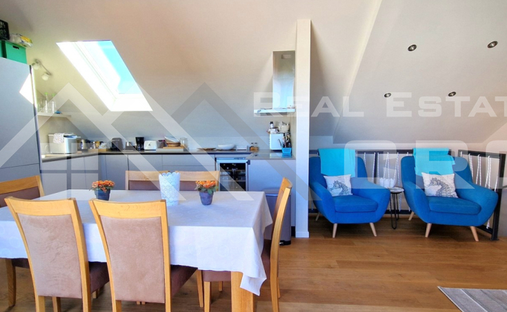 Elegantly furnished duplex penthouse near the sea and a beach, for sale (9)