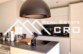 Spacious duplex apartment with loggias and a garden, in a pleasant area near a beach, for sale (1)