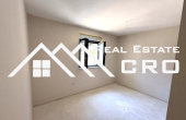 Modern apartment in a prime location near the sea, for sale (4)