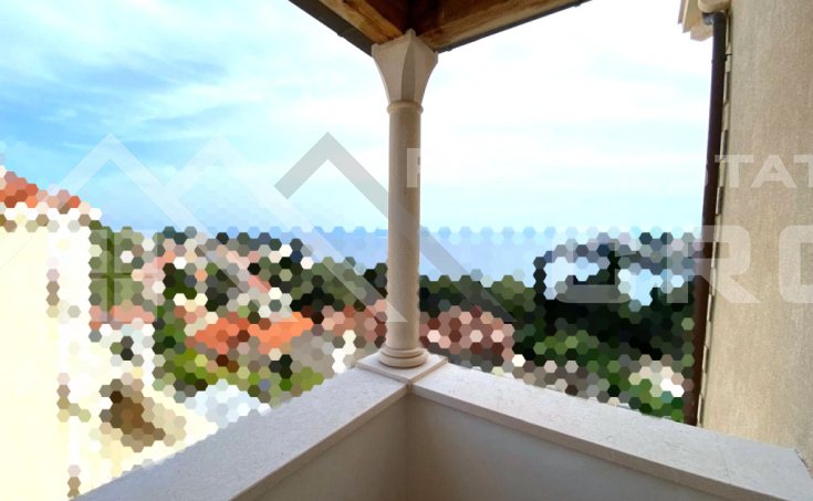  Furnished three-bedroom apartment with three balconies, near the sea and beach, for sale (5)