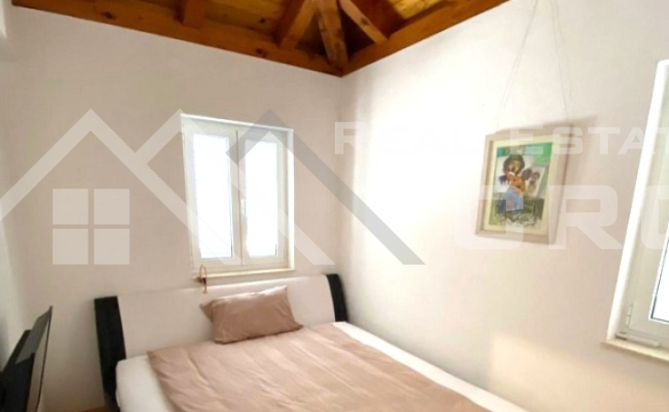  Furnished three-bedroom apartment with three balconies, near the sea and beach, for sale (7)