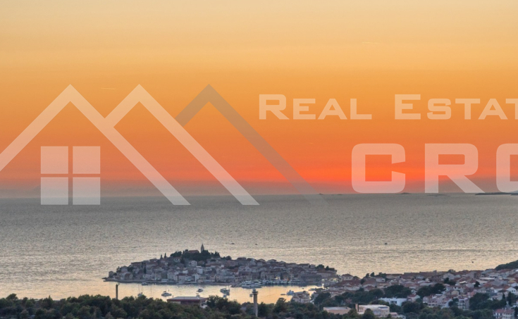 Elegant and spacious villa boasting panoramic views, in a peaceful setting, for sale (15)