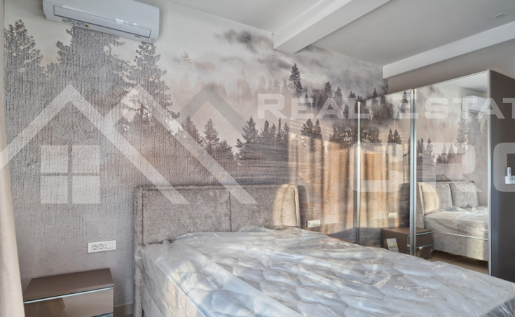 Elegant and spacious villa boasting panoramic views, in a peaceful setting, for sale (9)