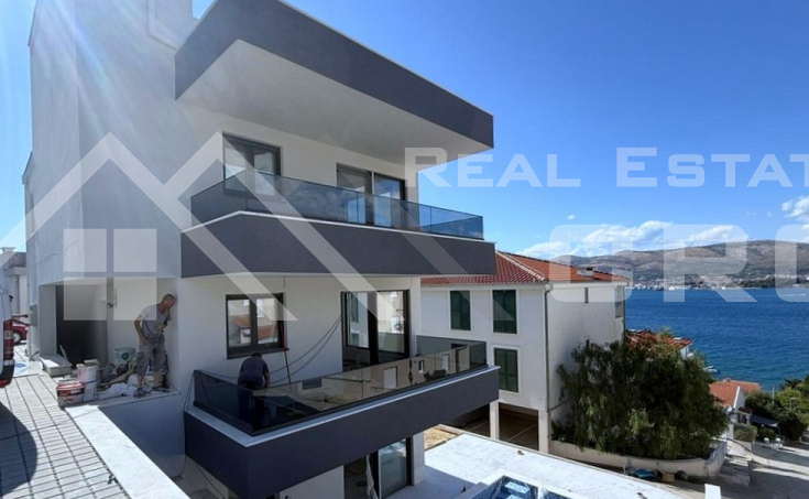 Luxurious penthouse apartment with a large roof terrace, near a beach, for sale (3)