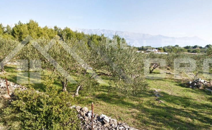 Building plot of rectangular shape in a peaceful location in Sumartin, for sale (2)