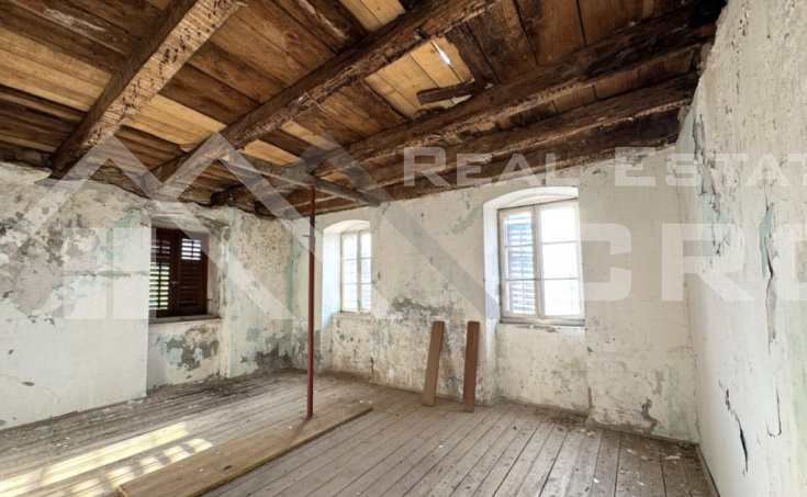 Historic stone house with a renovation project for a luxury villa, for sale (6)
