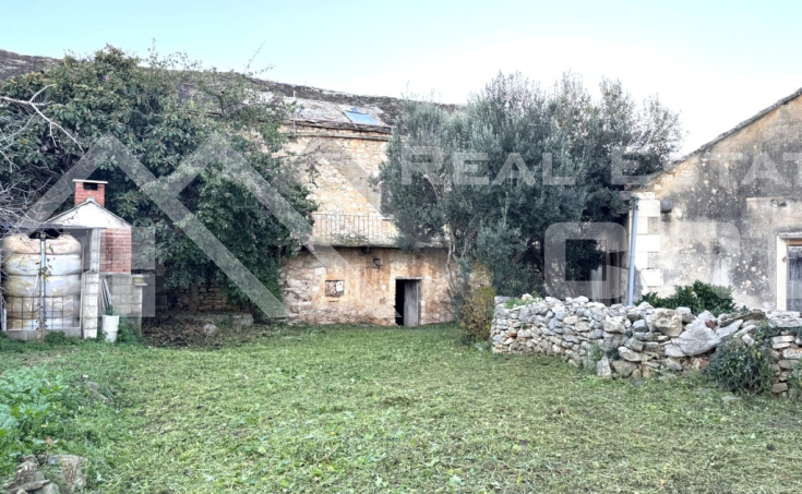 Historic stone house with a renovation project for a luxury villa, for sale (8)