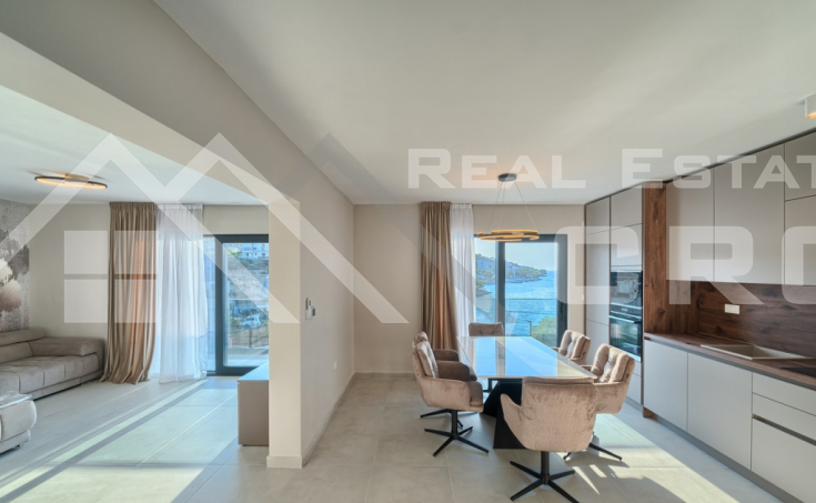 Exclusive villa in a prime location, first row to the sea, Rogoznica area, for sale (2)