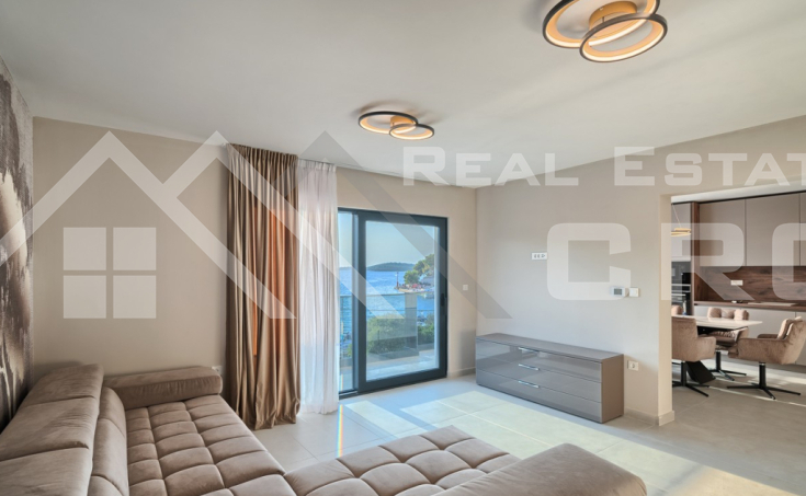 Exclusive villa in a prime location, first row to the sea, Rogoznica area, for sale (3)