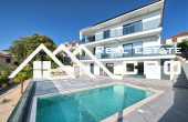 Exclusive villa in a prime location, first row to the sea, Rogoznica area, for sale (10)