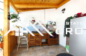 Beautifully appointed two-bedroom apartment with spacious terraces and garden, for sale (2)
