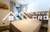 Beautifully appointed two-bedroom apartment with spacious terraces and garden, for sale (7)