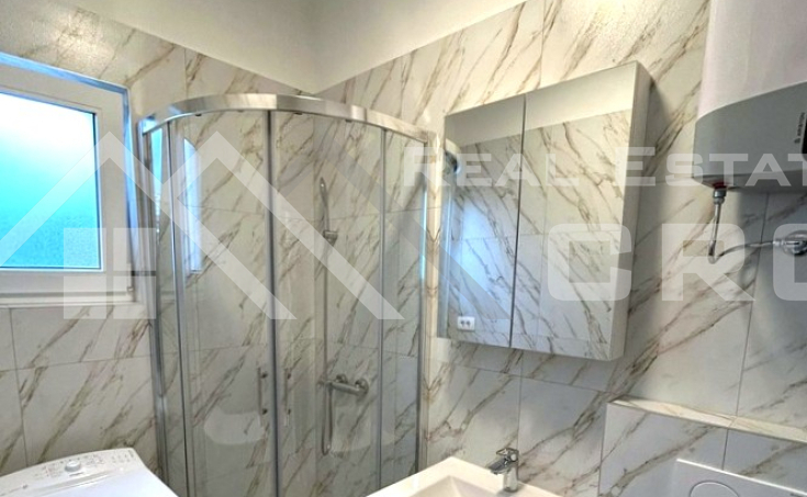 Well-equipped one-bedroom apartment with a small courtyard, for sale (1)