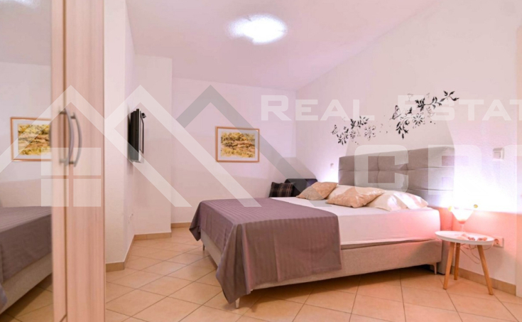 Furnished apartment with a large pool and an additional studio, for sale (4)