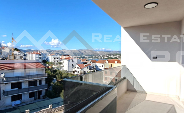 Penthouse with a rooftop terrace, in a new building ne (4)