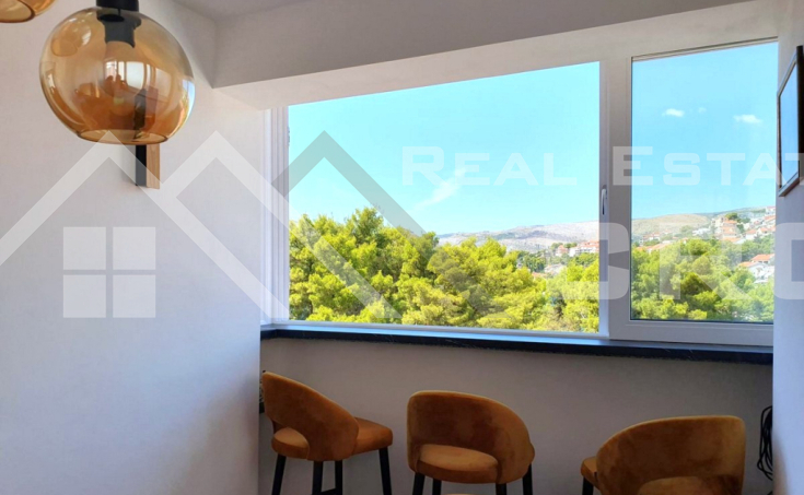 Furnished apartment in an excellent location near the sea and beaches, for sale (1)