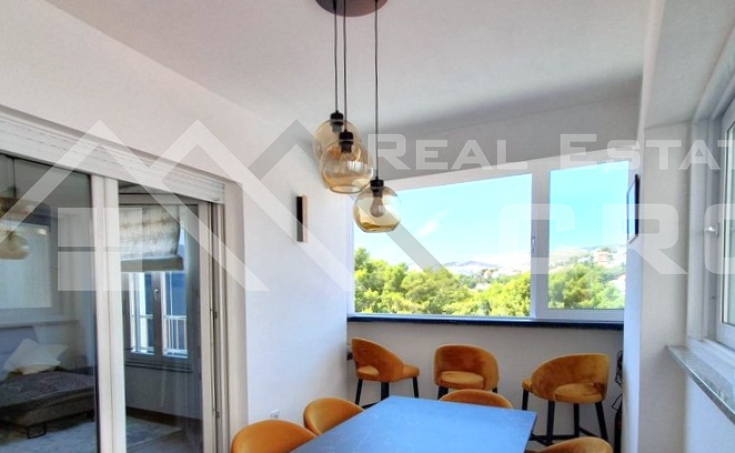 Furnished apartment in an excellent location near the sea and beaches, for sale (2)