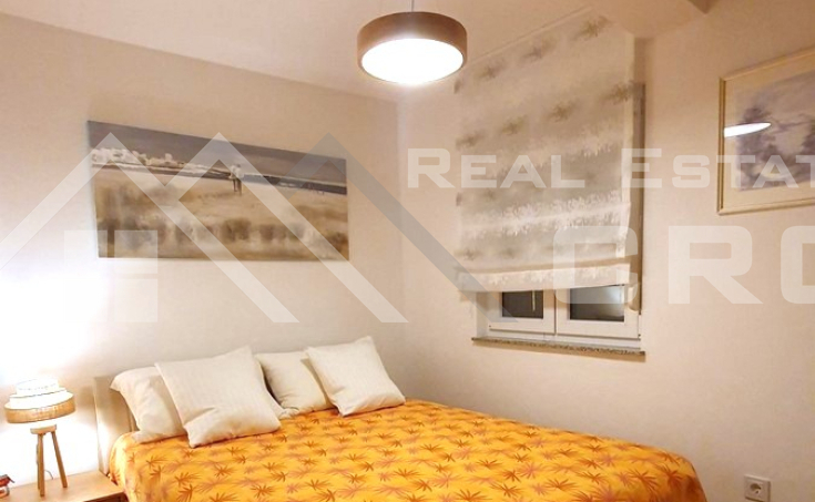 Furnished apartment in an excellent location near the sea and beaches, for sale (5)