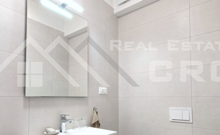 Elegantly furnished apart