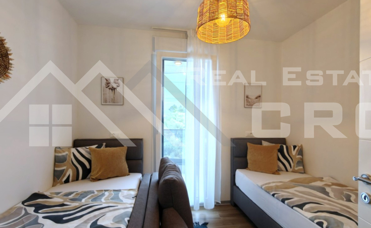 Elegantly furnished apart (3)