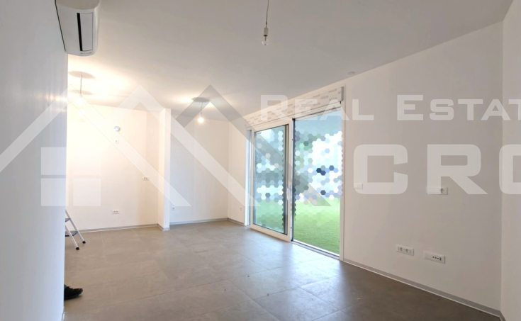 Comfortable one-bedroom apartment in a new building near the se (5)