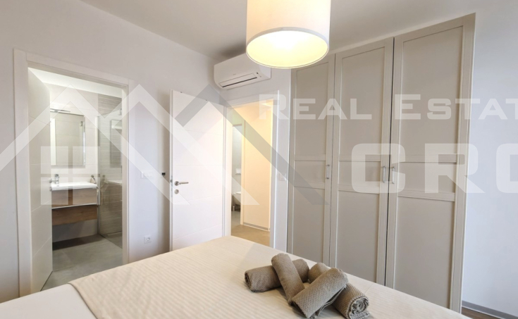 Penthouse with a roof terrace and stunning s