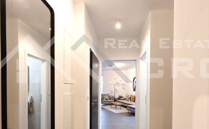 Penthouse with a roof terrace and stunning s (5)