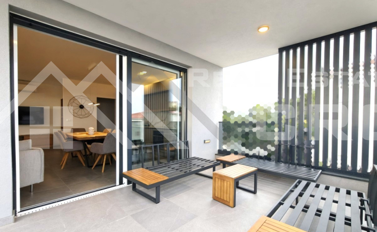 Penthouse with a roof terrace and stunning s (6)