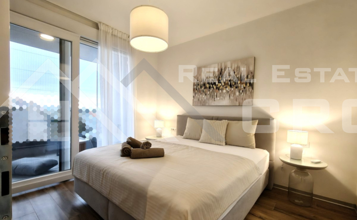 Penthouse with a roof terrace and stunning sea (1)