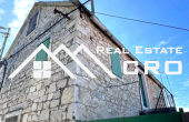  Authentic stone house for renovation, in the town centre, for sale (1)